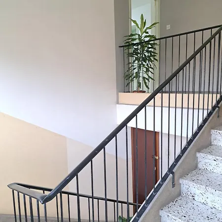 Lili - 2 Bedroom In Center Apartman