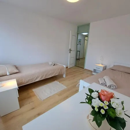 Lili - 2 Bedroom In Center Apartment *