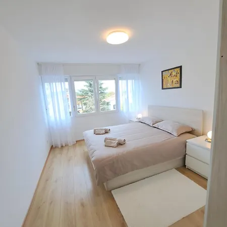 Apartment Lili - 2 Bedroom In Center