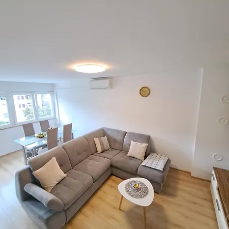 Lili - 2 Bedroom In Center Apartment *