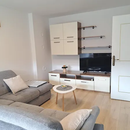 Lili - 2 Bedroom In Center Apartment
